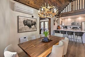 Wraparound Deck & Poker Room: Cabin in Munds Park