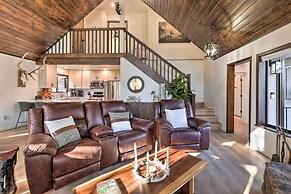 Wraparound Deck & Poker Room: Cabin in Munds Park