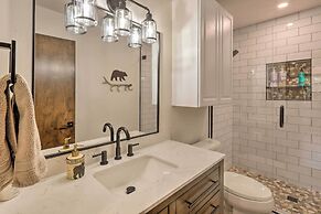 Wraparound Deck & Poker Room: Cabin in Munds Park