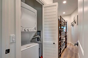 Wraparound Deck & Poker Room: Cabin in Munds Park