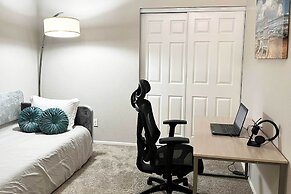 7 Mi to Dtwn Chandler: Pet-friendly Condo w/ Pool