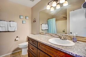 7 Mi to Dtwn Chandler: Pet-friendly Condo w/ Pool