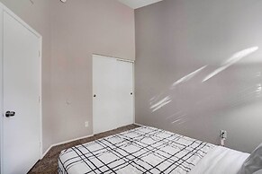 7 Mi to Dtwn Chandler: Pet-friendly Condo w/ Pool