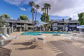 7 Mi to Dtwn Chandler: Pet-friendly Condo w/ Pool