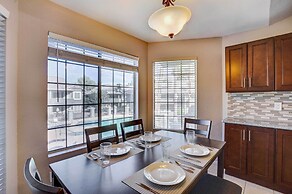 7 Mi to Dtwn Chandler: Pet-friendly Condo w/ Pool