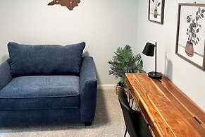 Walk to Dtwn & Breweries: Townhome in Cary!