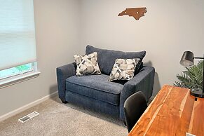 Walk to Dtwn & Breweries: Townhome in Cary!