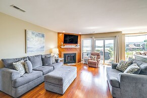 Sun-filled Condo w/ Smith Mountain Lake Views