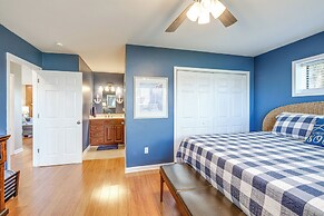 Sun-filled Condo w/ Smith Mountain Lake Views