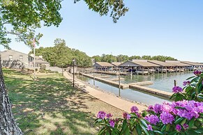 Sun-filled Condo w/ Smith Mountain Lake Views