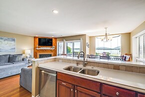 Sun-filled Condo w/ Smith Mountain Lake Views
