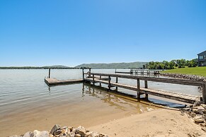 Sun-filled Condo w/ Smith Mountain Lake Views