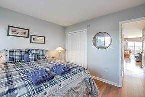 Sun-filled Condo w/ Smith Mountain Lake Views