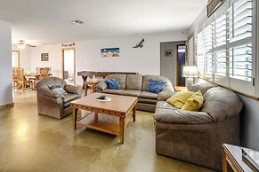 Riverfront Camp Verde Retreat w/ Game Room