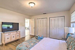 St Petersburg Hideaway w/ Fire Pit & Grill!