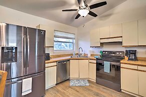 St Petersburg Hideaway w/ Fire Pit & Grill!