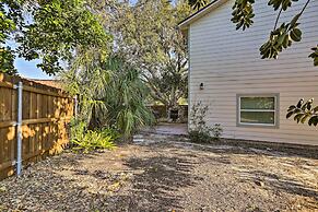 St Petersburg Hideaway w/ Fire Pit & Grill!