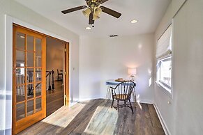 St Petersburg Hideaway w/ Fire Pit & Grill!