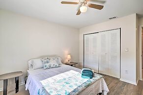 St Petersburg Hideaway w/ Fire Pit & Grill!