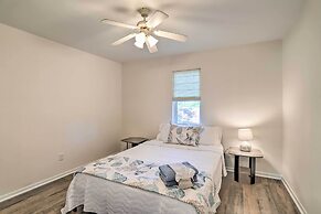 St Petersburg Hideaway w/ Fire Pit & Grill!