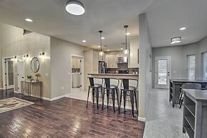 2 Mi to Lake: Marvelous Pinetop Home w/ Fireplaces