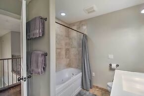 2 Mi to Lake: Marvelous Pinetop Home w/ Fireplaces