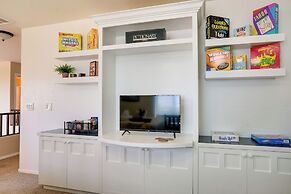 1/2 Mi to Lake: Home w/ Hot Tub & Pool in Goodyear