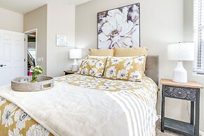 1/2 Mi to Lake: Home w/ Hot Tub & Pool in Goodyear