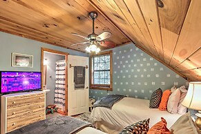 'bumblebee Cottage' Murphy Retreat w/ Hot Tub