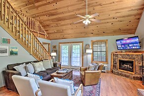 'bumblebee Cottage' Murphy Retreat w/ Hot Tub