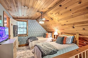 'bumblebee Cottage' Murphy Retreat w/ Hot Tub