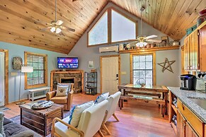 'bumblebee Cottage' Murphy Retreat w/ Hot Tub