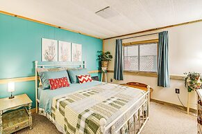 6 Mi to Old Town, Panoramic Views: Cottonwood Gem!