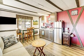 6 Mi to Old Town, Panoramic Views: Cottonwood Gem!