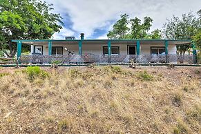 6 Mi to Old Town, Panoramic Views: Cottonwood Gem!