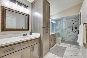 Pool, Golf Course Views: Desert Oasis in Glendale