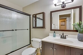 Pool, Golf Course Views: Desert Oasis in Glendale