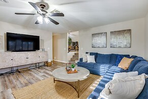 Pool, Golf Course Views: Desert Oasis in Glendale