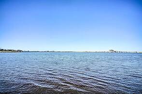 Cozy Lake Charles Studio w/ Golf Course Views