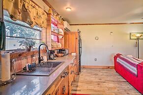 Cozy Lake Charles Studio w/ Golf Course Views