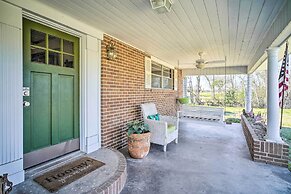 Cozy Lake Charles Studio w/ Golf Course Views