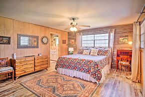 Cozy Lake Charles Studio w/ Golf Course Views