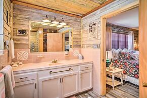 Cozy Lake Charles Studio w/ Golf Course Views