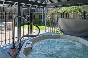 Bigfork Condo w/ Hot Tub Access, By Lake!