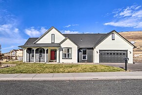 Stylish Klamath Falls Unit < 1/2 Mi to Oit!