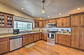 Charming Payson Home w/ Arizona Room & Grill!