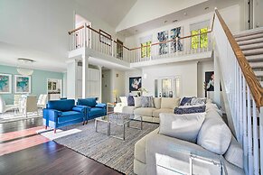 Luxe Lake Chickamauga Retreat w/ Boat Dock!