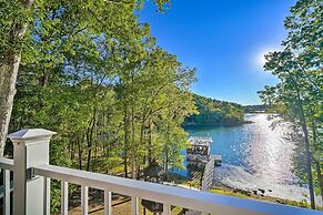 Luxe Lake Chickamauga Retreat w/ Boat Dock!