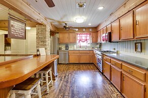 Dularge Grand Villa - Steps to Marina + Fishing!