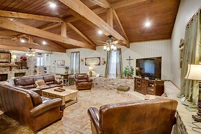 Dularge Grand Villa - Steps to Marina + Fishing!